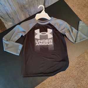 Under Armour - Boys - size 6